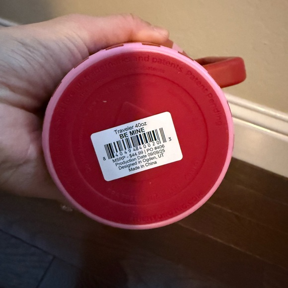 Hydrojug Be Mine 40oz Traveler - Picture 4 of 5